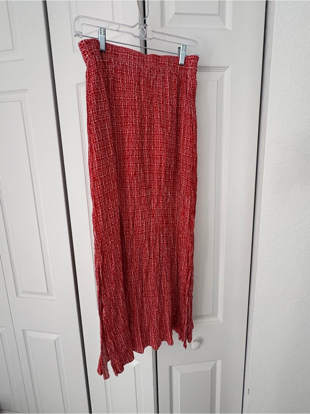 Hummingbird Textured Button-Front Red Maxi Skirt - Picture 2 of 3